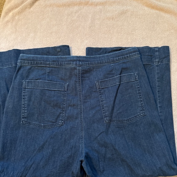 Jeans - Picture 2 of 3